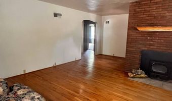 819 Black Hills Ave, Alliance, NE 69301