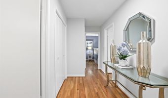 3808 WINTERSET Dr, Annandale, VA 22003