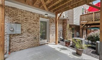 1044 Township Sq, Alpharetta, GA 30022