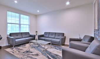 620 N Sullivan St, Addison, IL 60101