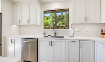 1509 Woodland Dr, Ashland, OR 97520