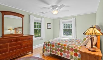 237 Highland Ave, Warwick, RI 02886