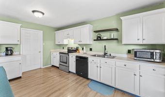 6911 Woodland Heights Dr, Avon, IN 46123