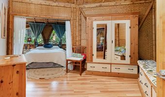 1073 Nanihoku Pl, Haiku, HI 96708