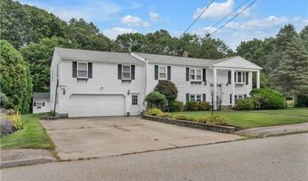 15 Driftwood Dr, Coventry, RI 02816