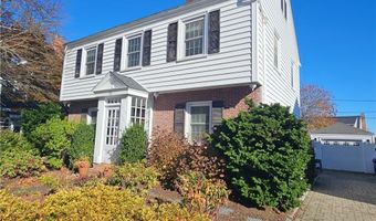 198 Gibbs Ave, Newport, RI 02840