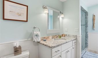 693 Hope St, Bristol, RI 02809