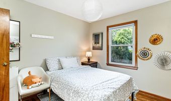 21 Alder Ln, Burlington, VT 05401