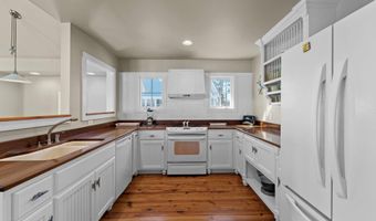 511 Neuse Village Rd # C5, Arapahoe, NC 28510