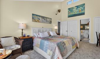 23 Harbour Vlg A, Branford, CT 06405
