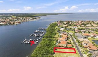 6111 LAGOMAR Ln, Apollo Beach, FL 33572