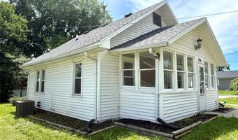 906 Rittenhouse St, Des Moines, IA 50315