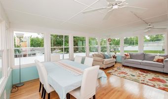 366 Sorrento Dr, Ballwin, MO 63021