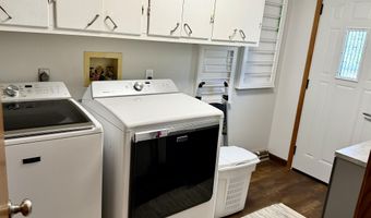 1009 Willow Dr, Aberdeen, SD 57401