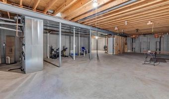 253 Village Creek Dr Dr, Ballwin, MO 63021