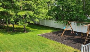 20 6th St, Barnegat, NJ 08005
