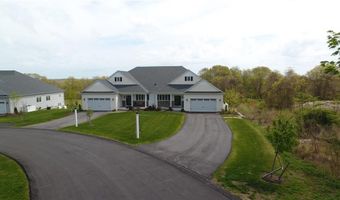 82 Joseph Ct 7, North Kingstown, RI 02874