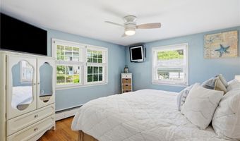 72 Fairweather Ave, Cranston, RI 02910