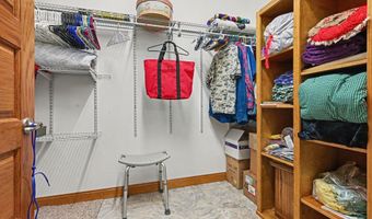 1653 Fairview Dr, Allegan, MI 49010