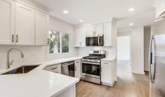 6 S Donald Ave, Arlington Heights, IL 60004