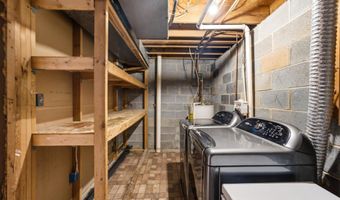 5028 9TH St S, Arlington, VA 22204