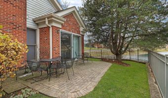 2060 N Charter Point Dr, Arlington Heights, IL 60004