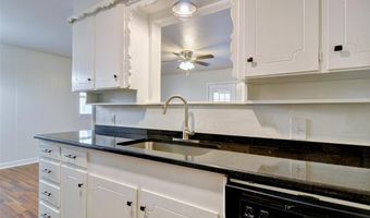 208 Rolling Hills Dr, Aledo, TX 76008