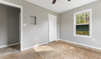 6077 E Kemper St, Bay St. Louis, MS 39520