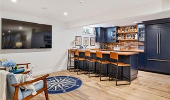 1048 Ocean Rd, Narragansett, RI 02882