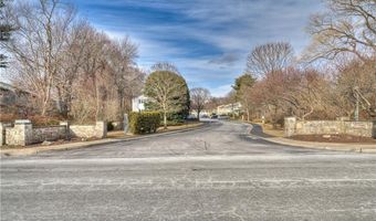 501 Woodhaven Ct 501, Cranston, RI 02920