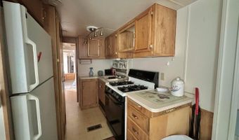 19101 E PALM Ln 18, Black Canyon City, AZ 85324