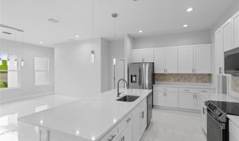 197 VALENCIA RIDGE Dr, Auburndale, FL 33823