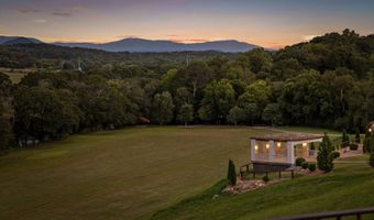 1020 Thomas Rd, Benton, TN 37307