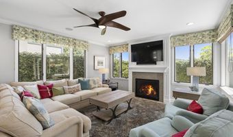 2340 Rue Des Chateaux, Carlsbad, CA 92008