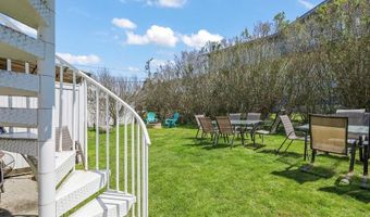 45 Crescent Rd, Middletown, RI 02842