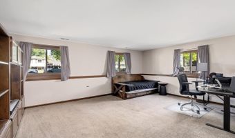 637 N Ellsworth Ave, Addison, IL 60101
