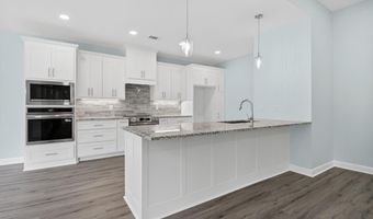1176 Duke Dr, Bauxite, AR 72011