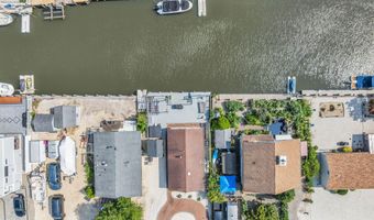 215 Pine Dr, Bayville, NJ 08721