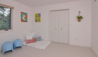 588 Green Rd, Ann Arbor, MI 48105