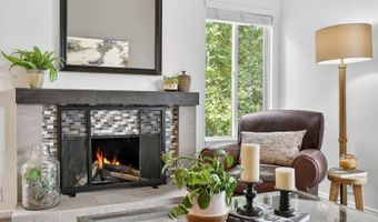10295 SW Trapper Ter Bld#7, Beaverton, OR 97008