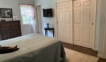 15 Royalwood Ct, Cheshire, CT 06410