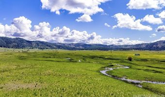 17 Gray Ln, Cascade, ID 83611