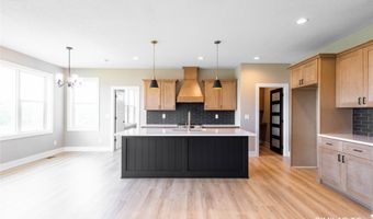 610 Ellis Cir, Adel, IA 50003