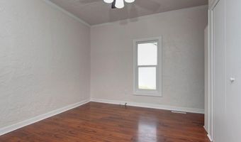 311 W Pleasant St, Aurora, MO 65605