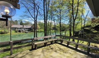 325 Inwood Trl, Aurora, OH 44202