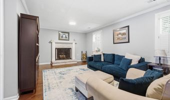 6812 LAMP POST Ln, Alexandria, VA 22306