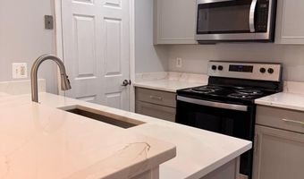 4303 PEMBROOK VILLAGE Dr 15, Alexandria, VA 22309