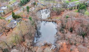 911 Middletown Lincroft Rd, Middletown, NJ 07748