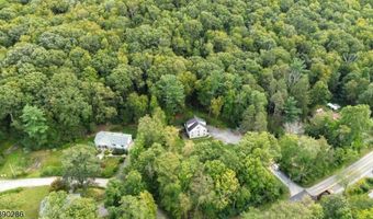 5 Fanwood Ct, West Milford, NJ 07421