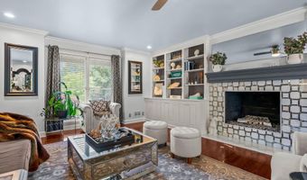 11806 E Arbor Dr, Anchorage, KY 40223
